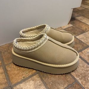 Women’s Slippers